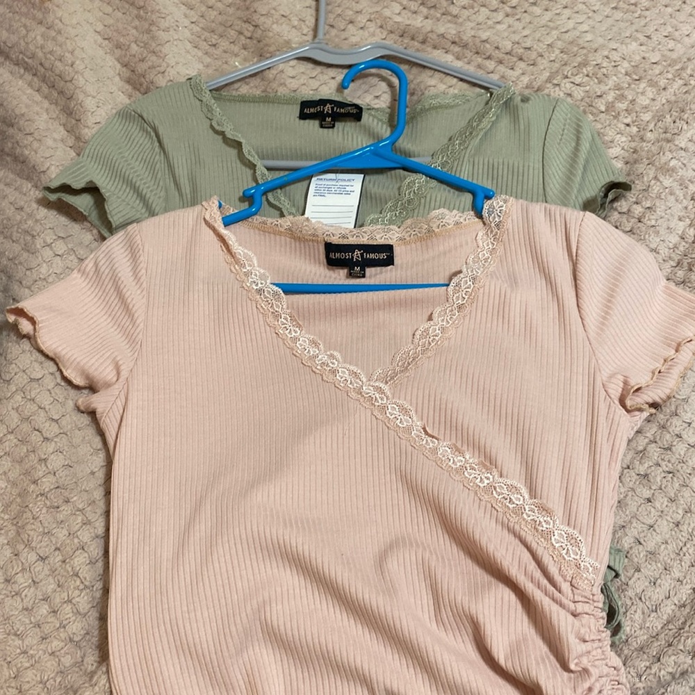 Set of 2 cropped shirts